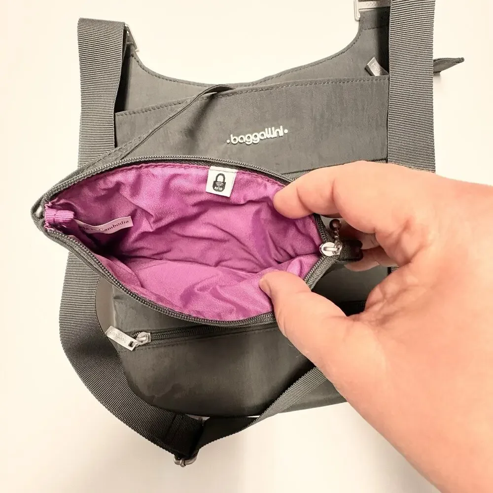 Baggallini Big Zipper Bag RFID Wristlet Black Purple Interior Travel Errands - Picture 5 of 9